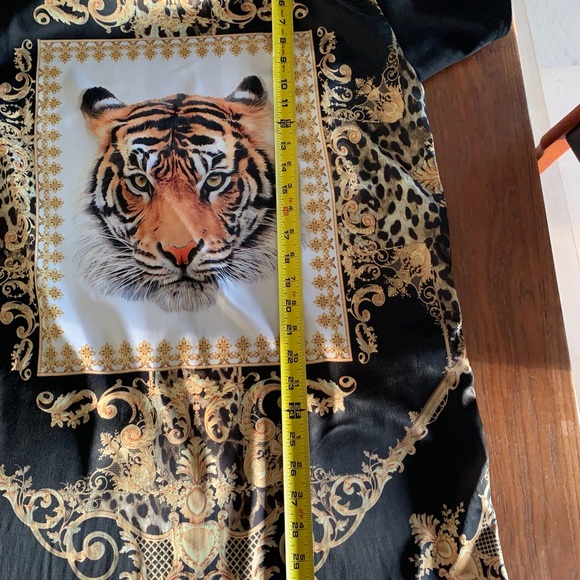 TIGER Satin Top - Picture 9 of 10